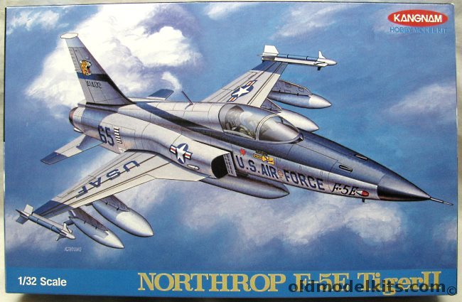 Kangnam 1/32 Northrop F-5E Tiger II - US Air Force 1973 Paris Airshow Aircraft - (Ex-Hasegawa), 7115 plastic model kit